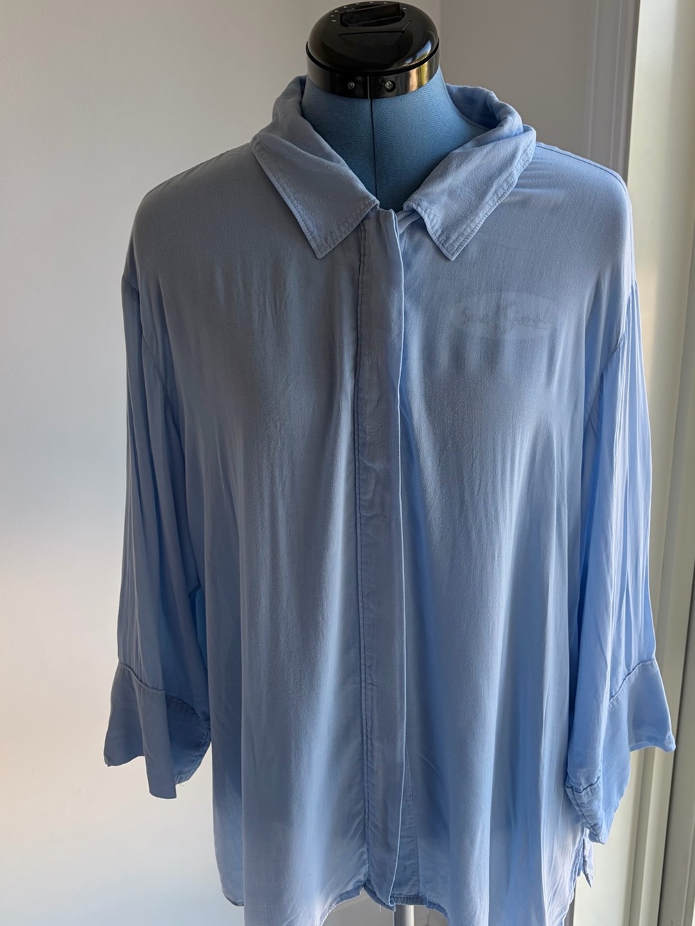 Universal standard button down